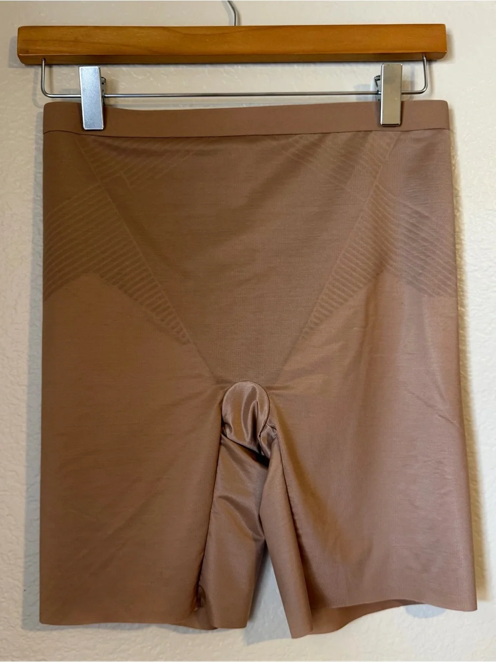 Spanx Thinstincts 2.0 High Waisted Mid-Thigh Girl Shorts Shapewear Tan Large